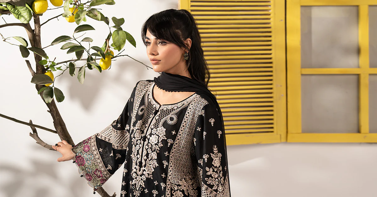 3 Piece Embroidered Lawn Suit Stylish Women Wear - Image 2