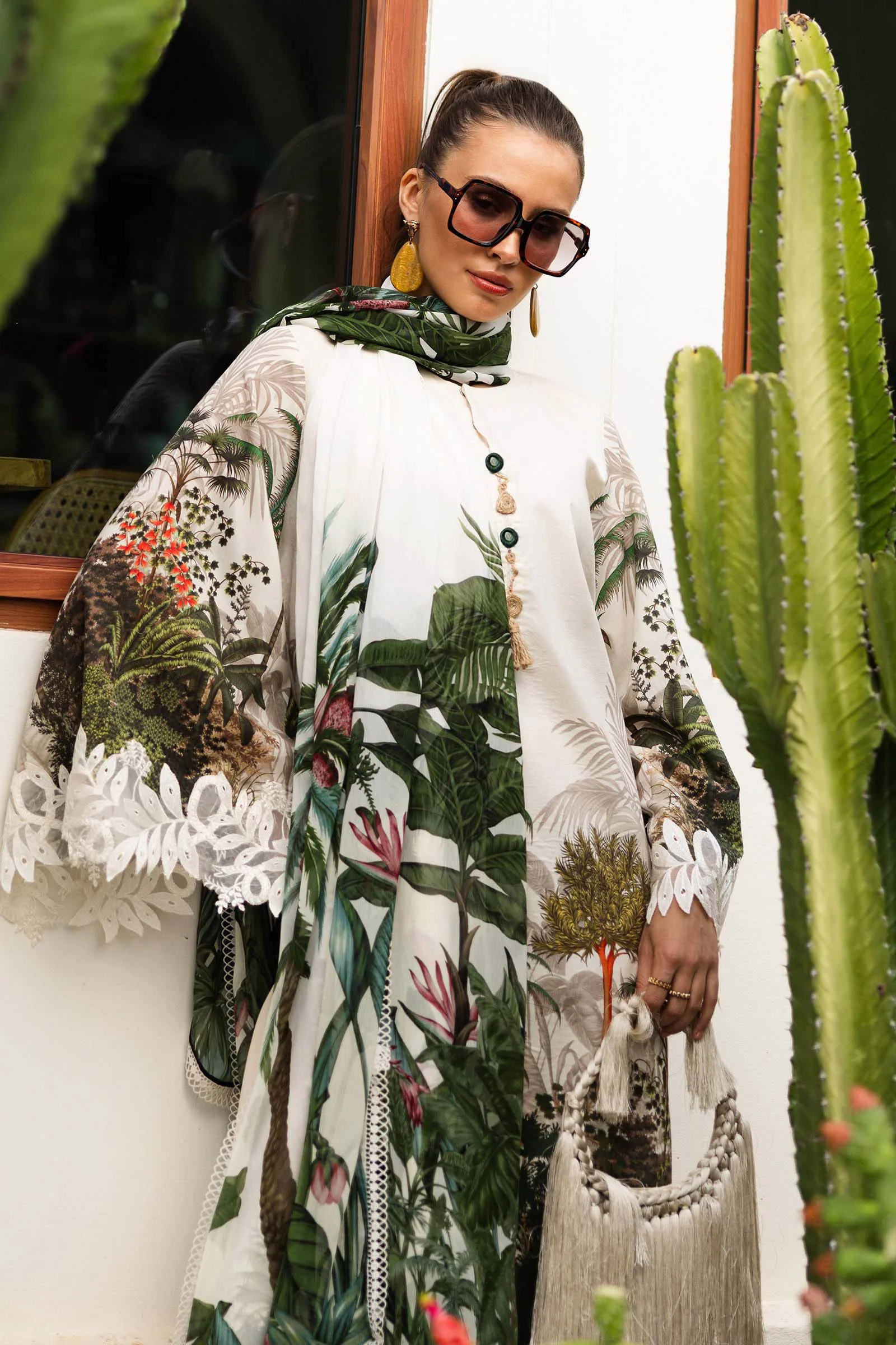 3 Piece Embroidered Lawn Suit Traditional Style Wear - Image 5