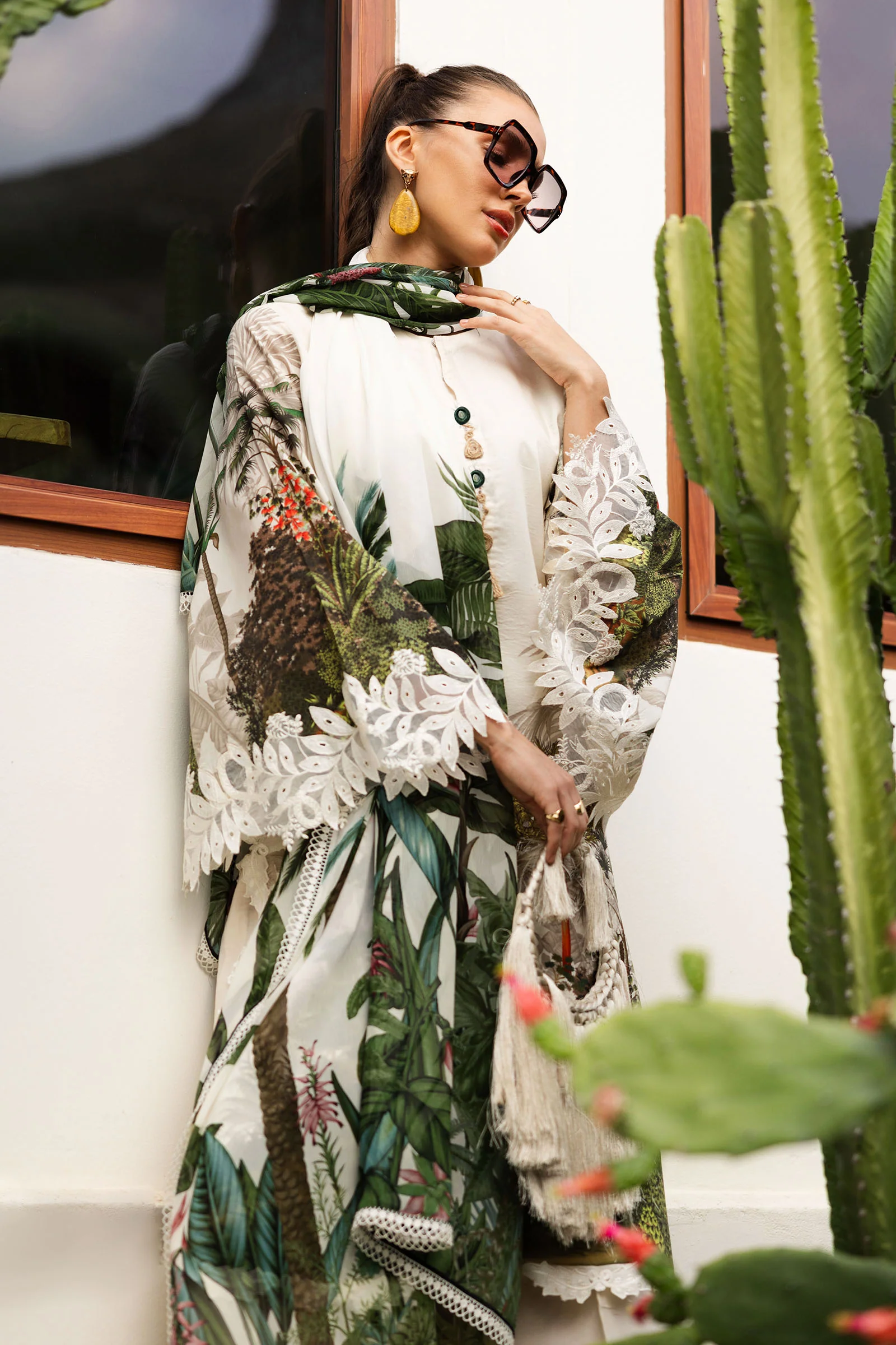 3 Piece Embroidered Lawn Suit Traditional Style Wear
