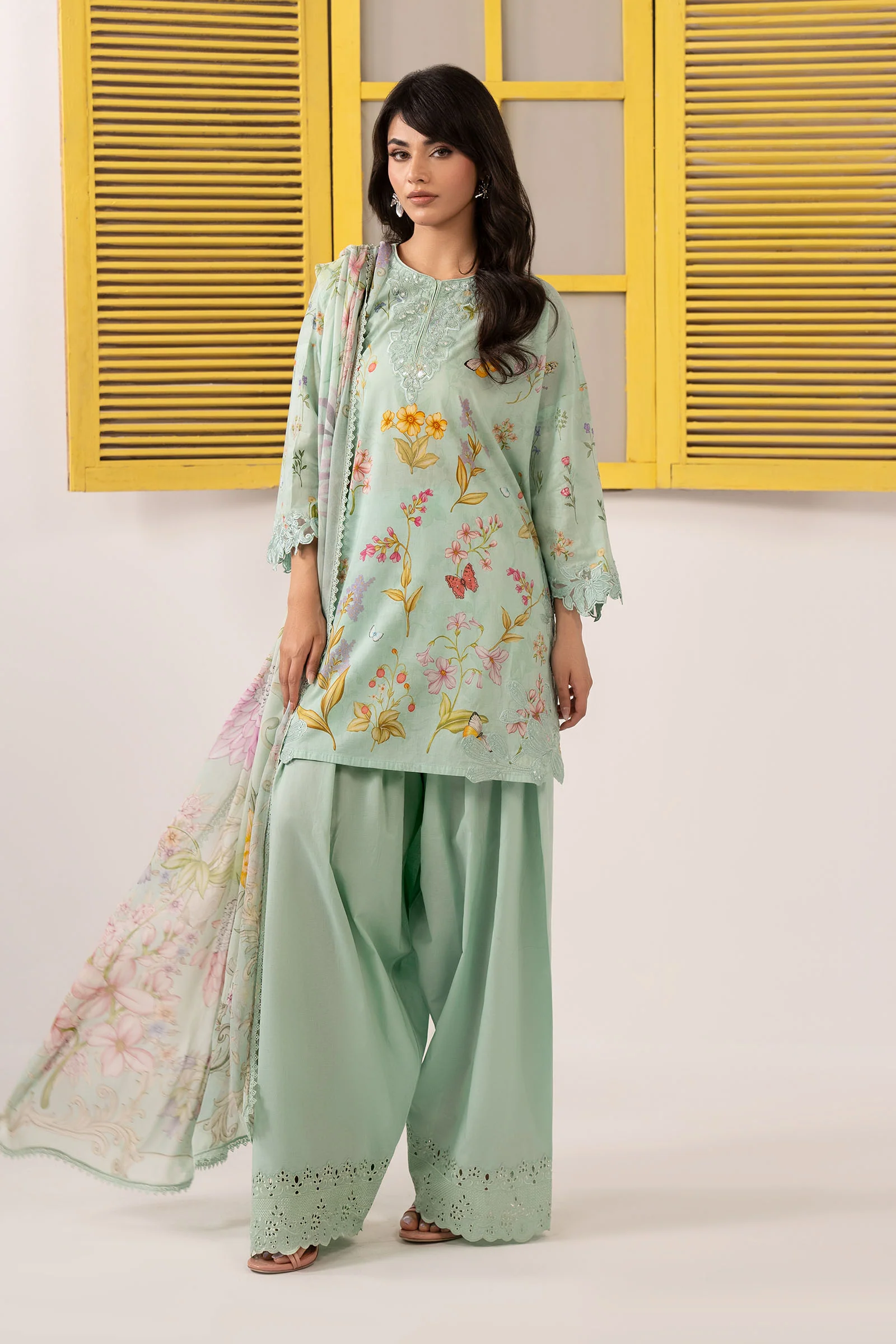 3 Piece Embroidered Lawn Suit Elegant Ethnic Wear