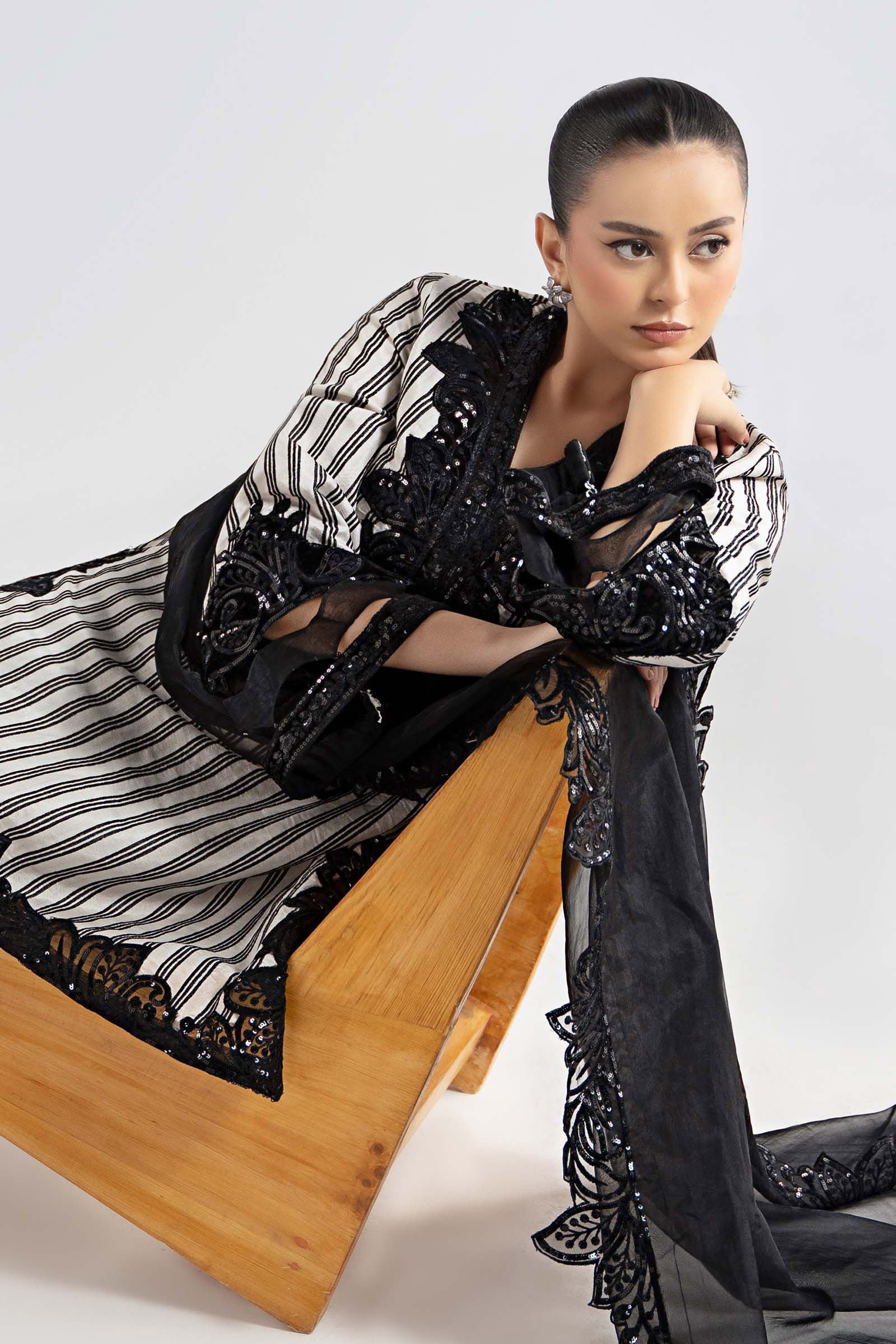 3 Piece Embroidered Cotton Velvet Elegant Suit - Image 6