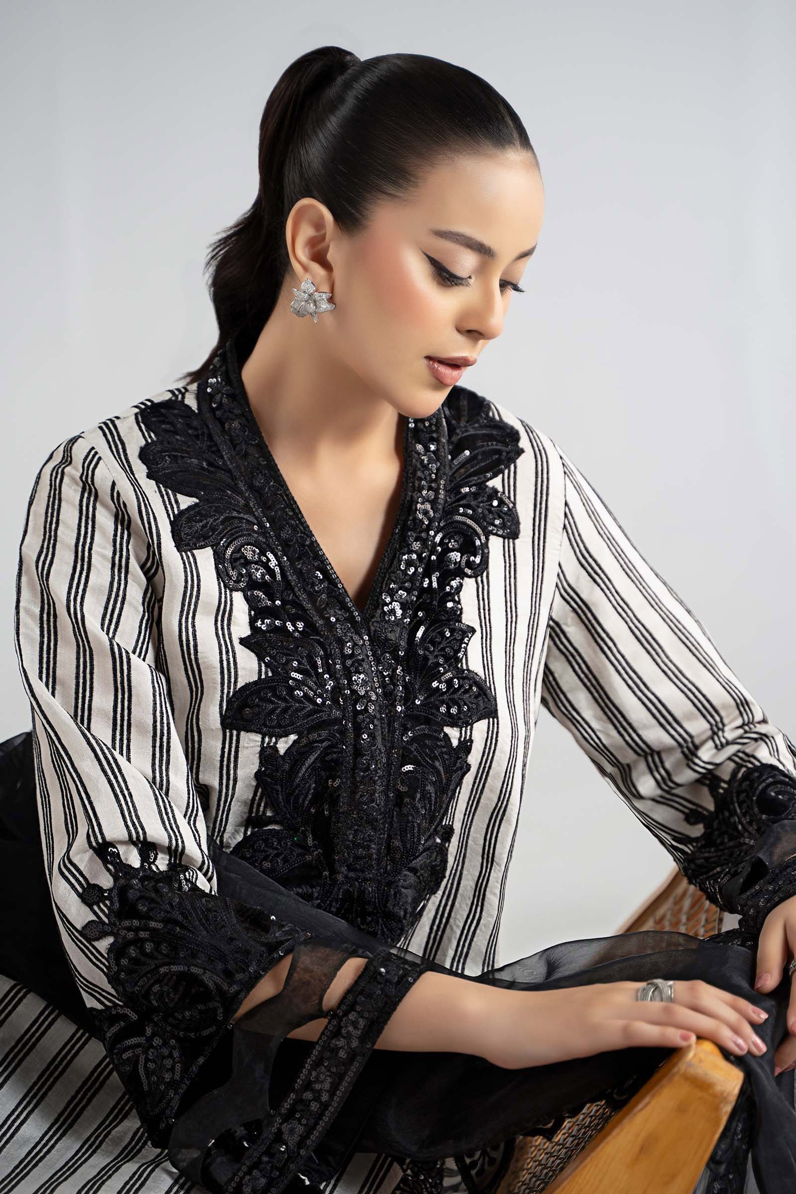 3 Piece Embroidered Cotton Velvet Elegant Suit - Image 8