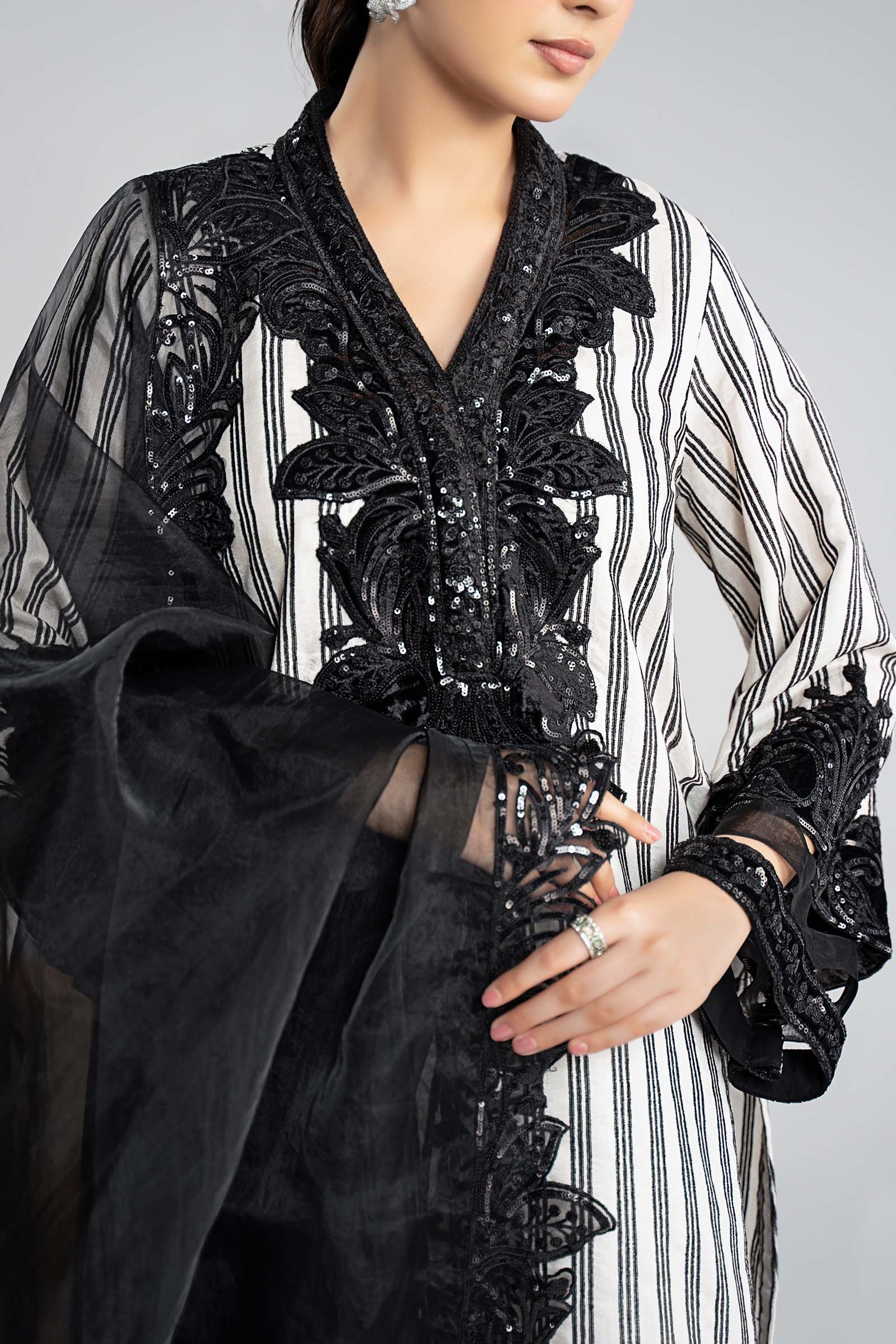 3 Piece Embroidered Cotton Velvet Elegant Suit - Image 7