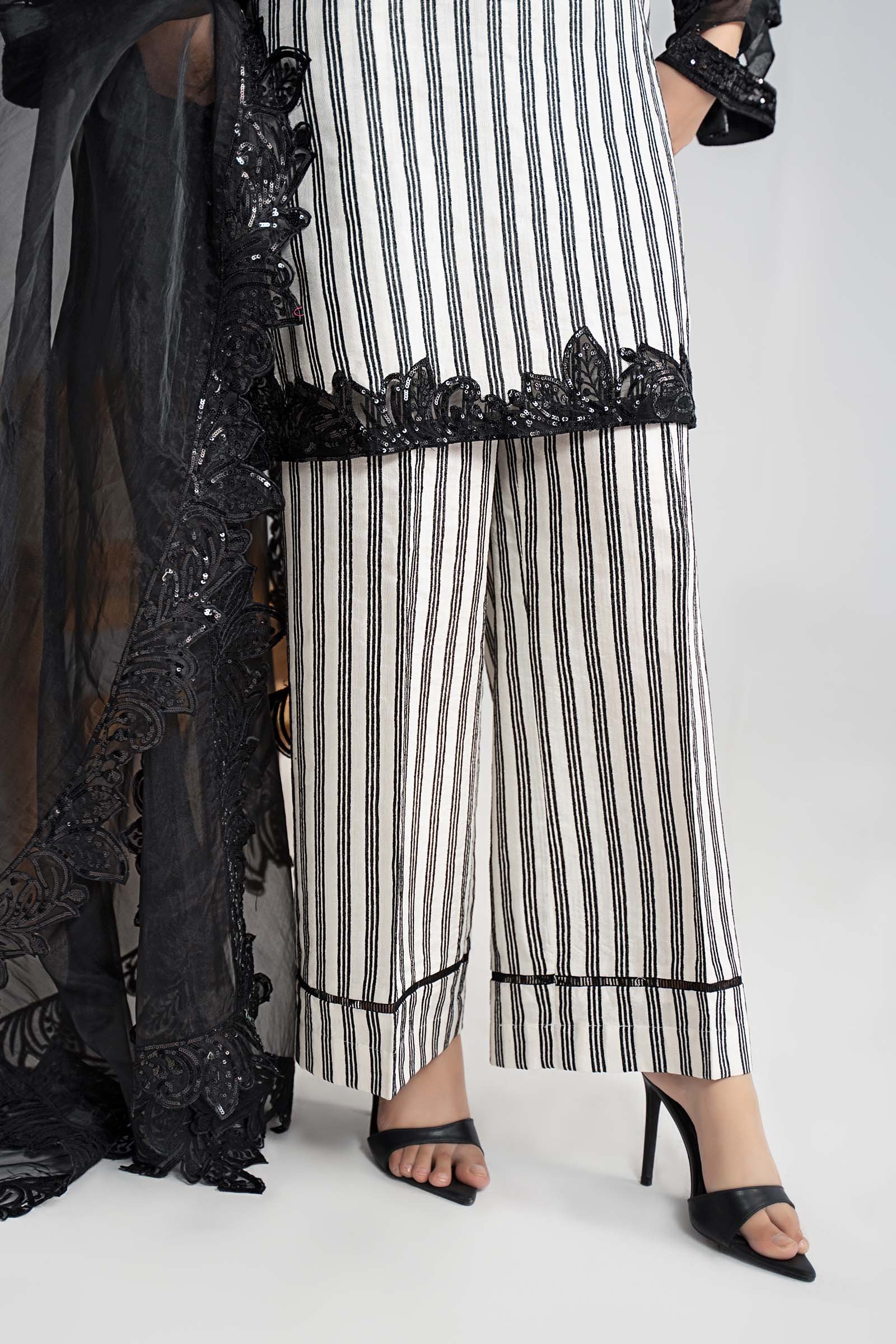 3 Piece Embroidered Cotton Velvet Elegant Suit - Image 4